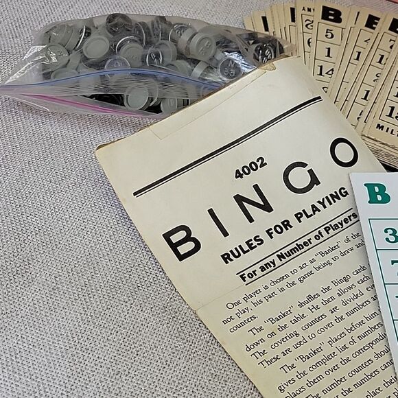 Huge Bingo bundle, 1974 vintage Bingo - Picture 3 of 13